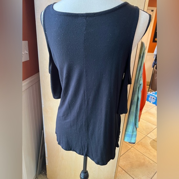Charlotte Russe Cold Shoulder Top - Picture 2 of 5